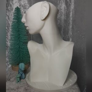 Handmade 3D Printed Necklace And Earring Stand White